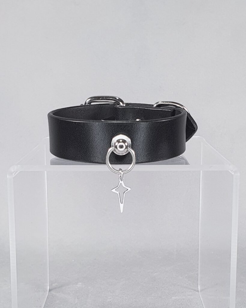cleric wristband bracelet manchette en cuir