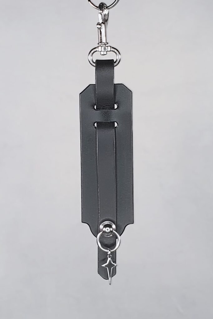 Cleric Emblem - porte-clefs en cuir