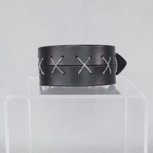 Necromancer Wristband – bracelet manchette en cuir